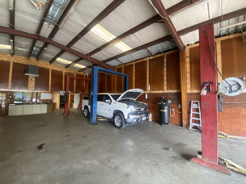 More Photos Of 3701 Parker Rd, Houston Auto Repair For Sale