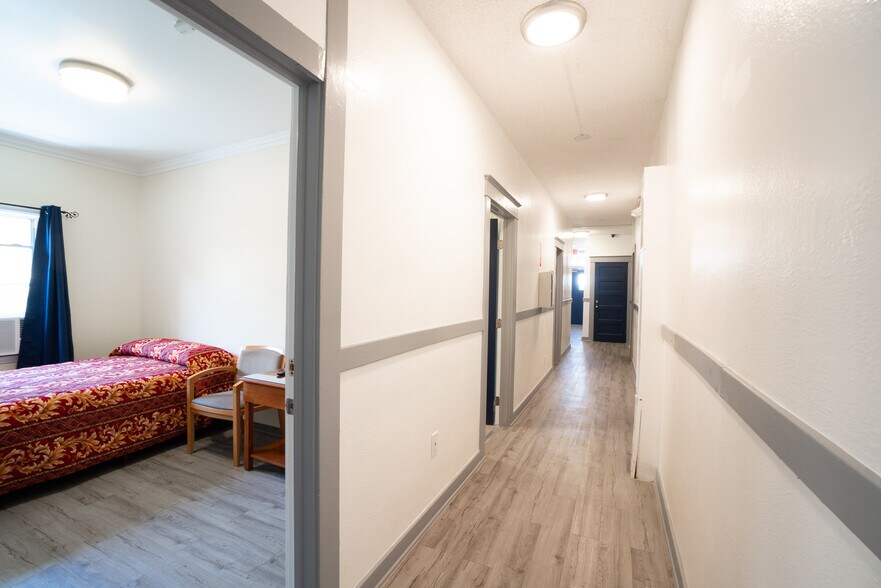 More Photos Of 238 W 10th St, San Pedro Hotel For Sale