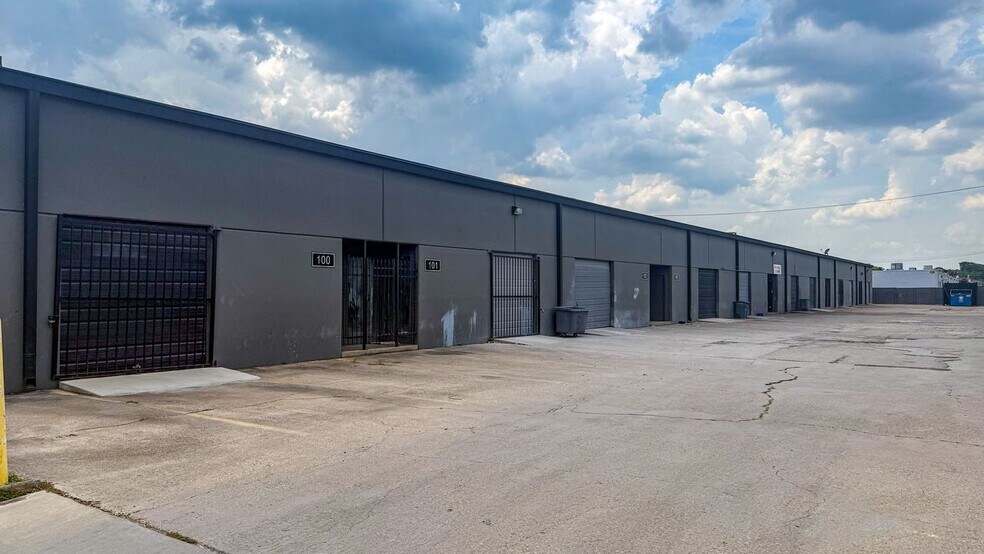 More Photos Of 7330 Rampart St, Houston Unknown For Lease