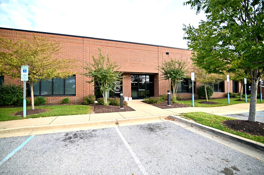 More Photos Of 2960 Technology Pl, Waldorf Research And Development For Lease