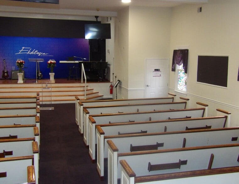 More Photos Of 4205 37th St, Brentwood Religious Facility For Sale