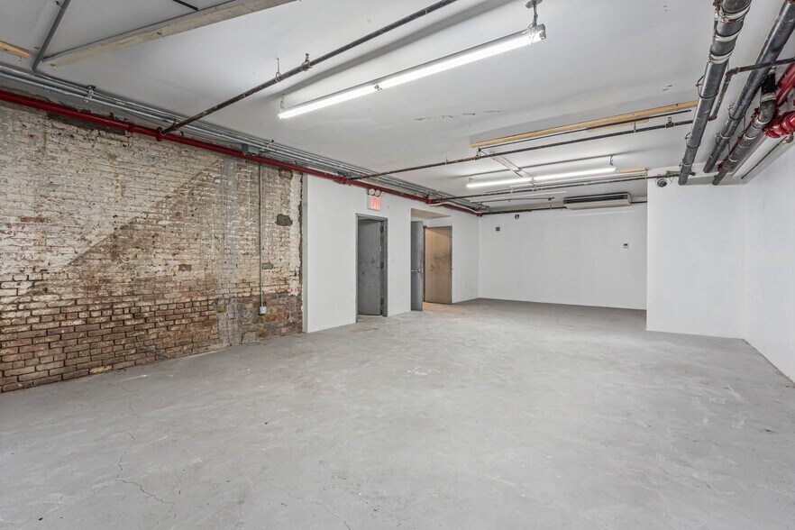 More Photos Of 223-227 Grand St, New York Storefront Retail Residential For Lease