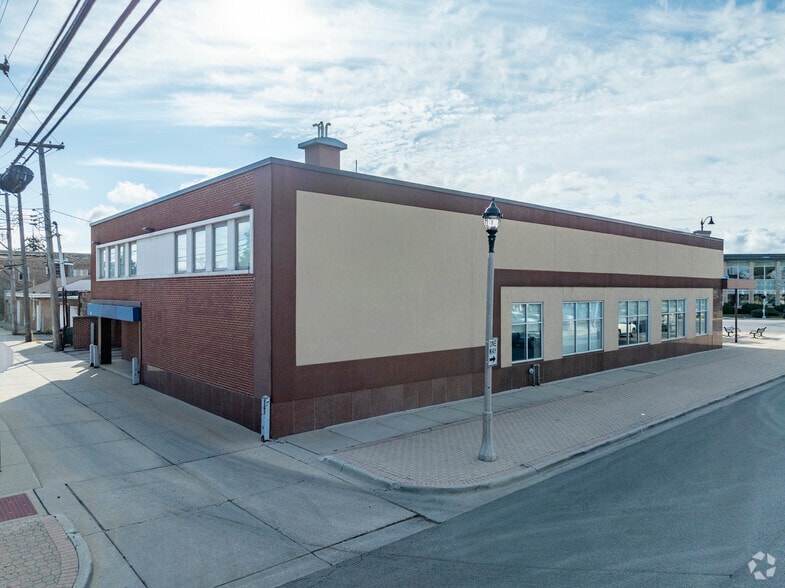 More Photos Of 6650 Cermak Rd, Berwyn Bank For Sale