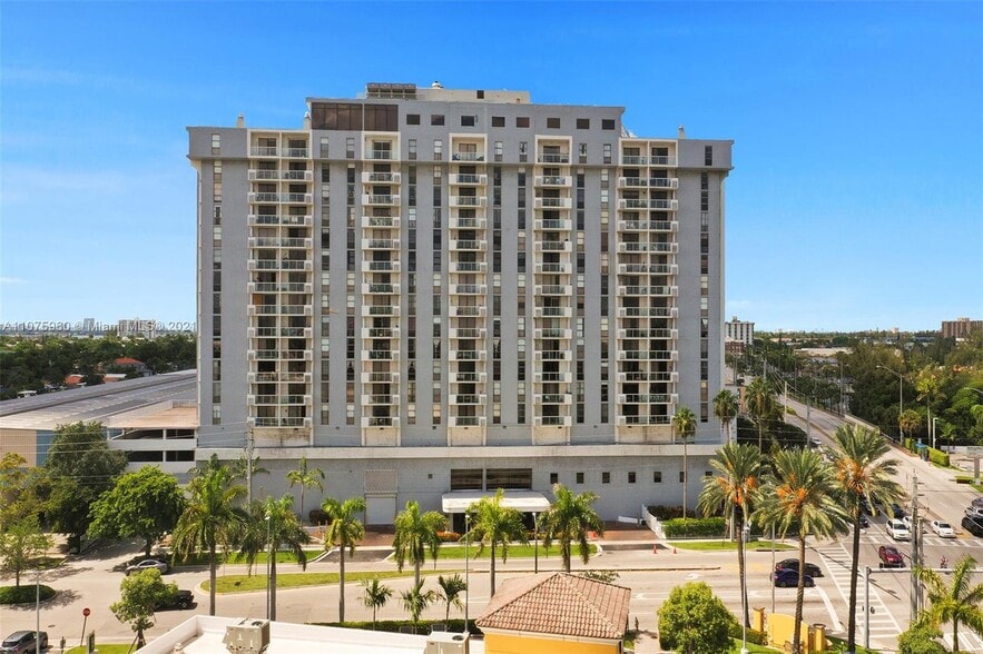 More Photos Of 13499 Biscayne Blvd, Miami Apartments For Sale