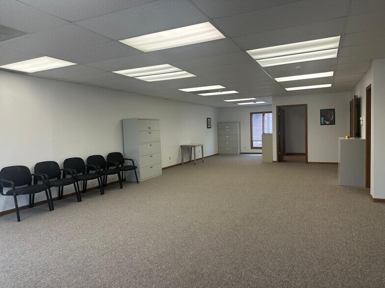 More Photos Of 1440 Maple Ave, Lisle Office Residential For Sale