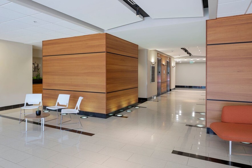 More Photos Of 200 E Broad St, Greenville Office For Lease