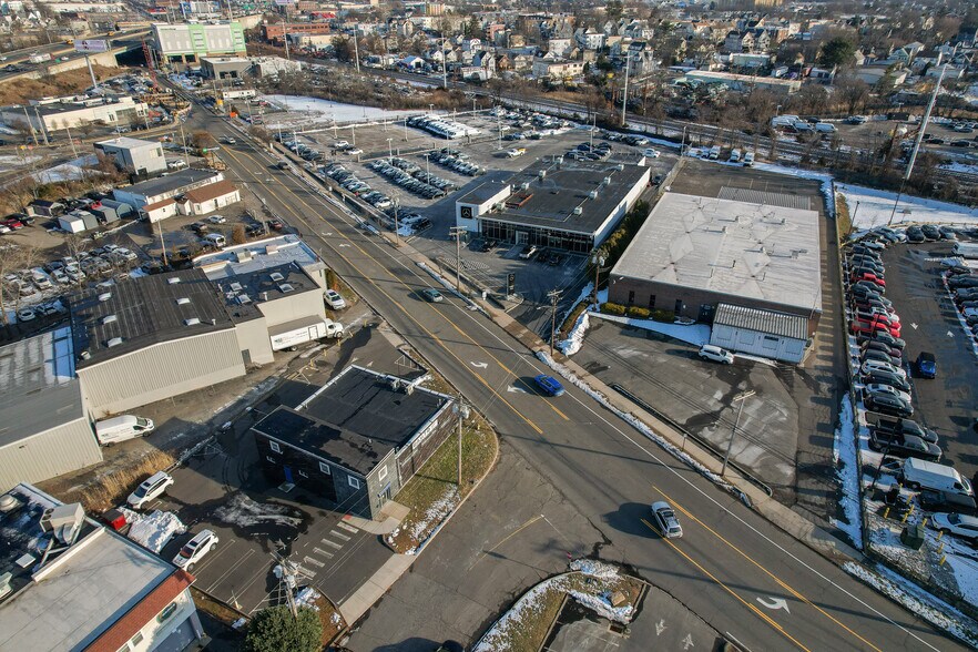 More Photos Of 180 Commerce Dr, Fairfield Auto Dealership For Sale