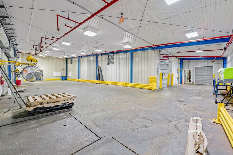 More Photos Of 86 Macarthur Dr, New Bedford Warehouse For Sale