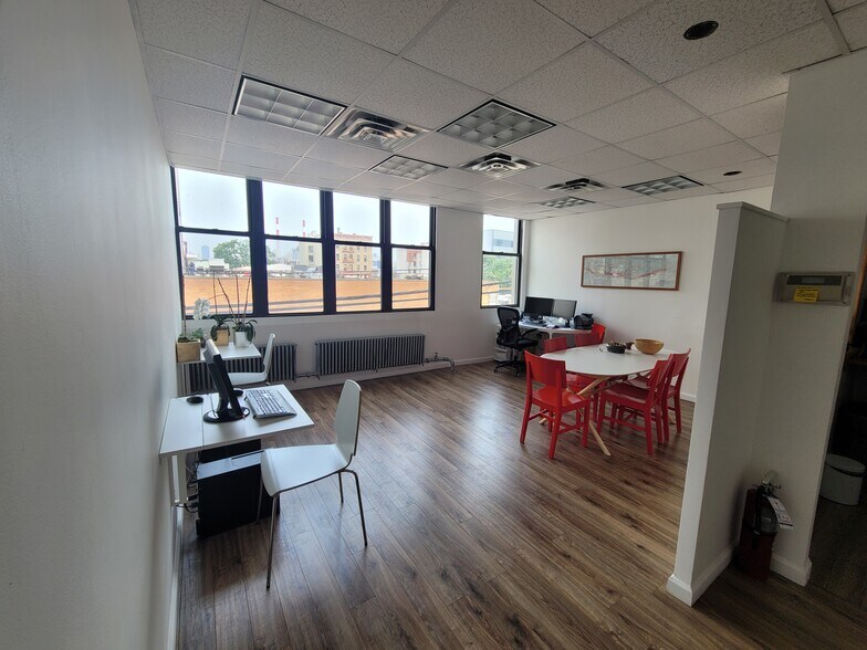 More Photos Of 40-29 27th St, Long Island City Warehouse For Lease