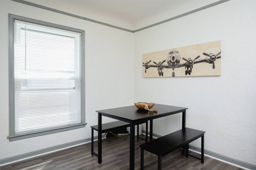 More Photos Of 6306 Urbandale Ave, Des Moines Multifamily For Sale