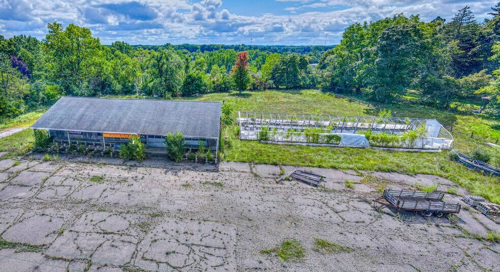 More Photos Of 3233 Page Ave, Jackson Garden Center For Sale