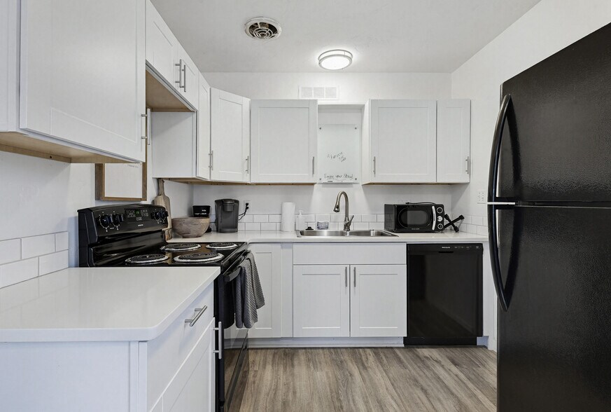 More Photos Of 2104 N 18th St, Boise Apartments For Sale