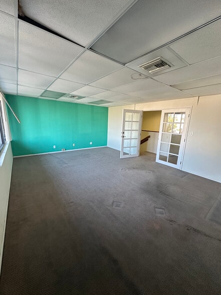 More Photos Of 711 W 17th St, Costa Mesa Warehouse For Sale