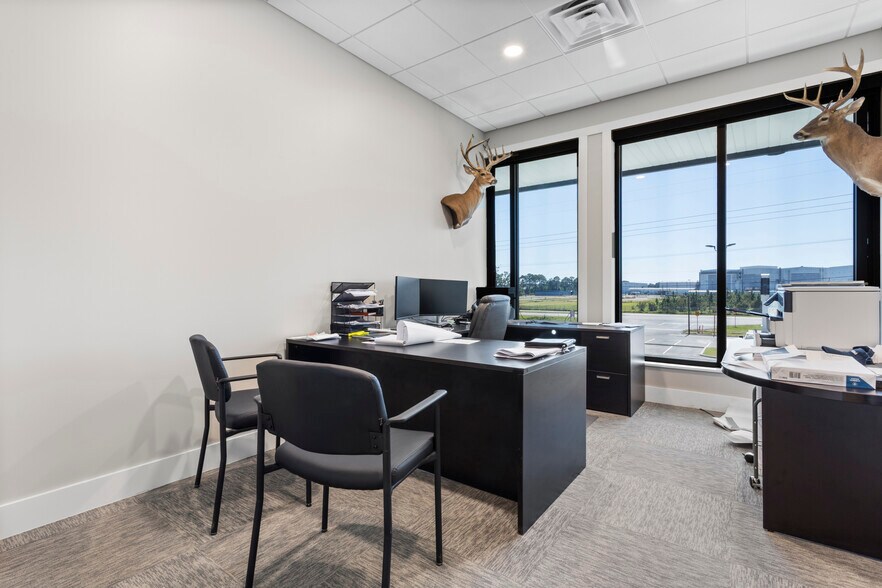 More Photos Of 13334 Seaway Rd, Gulfport Office For Lease