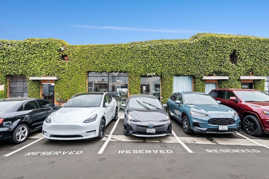 More Photos Of 2014-2058 Broadway, Santa Monica Office For Lease