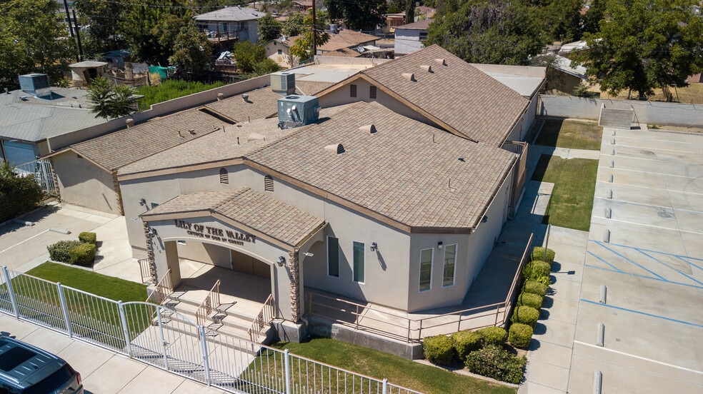 Primary Photo Of 614 E 3rd St, Bakersfield Religious Facility For Sale