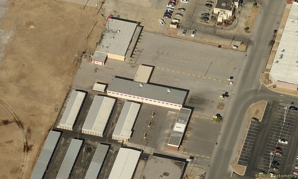 More Photos Of 1308 NW 47th St, Lawton General Retail For Lease