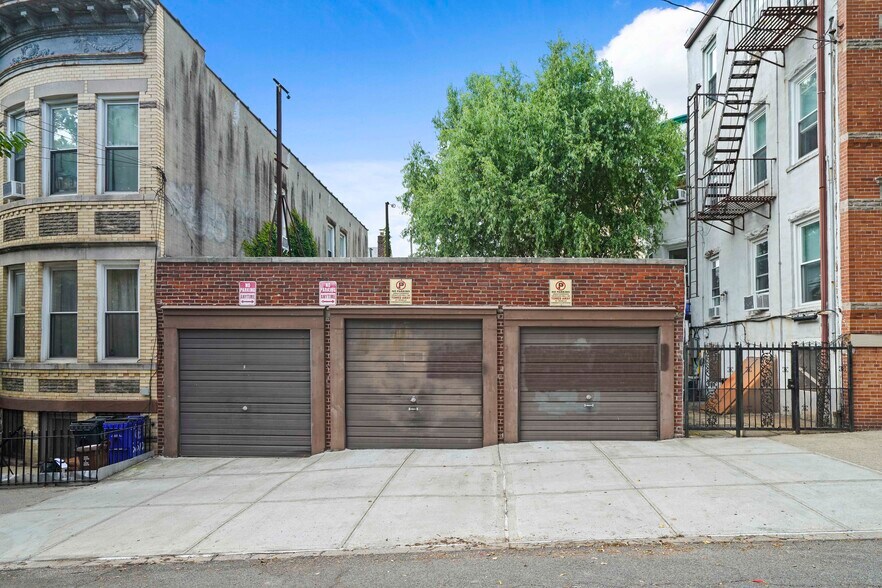 More Photos Of 6046 Putnam Ave, Ridgewood Apartments For Sale