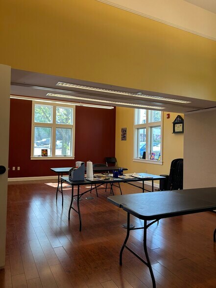 More Photos Of 1920 Old York Rd, Abington Office For Sale