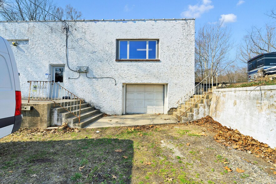 More Photos Of 601-607 White Horse Pike, Hammonton Office For Sale