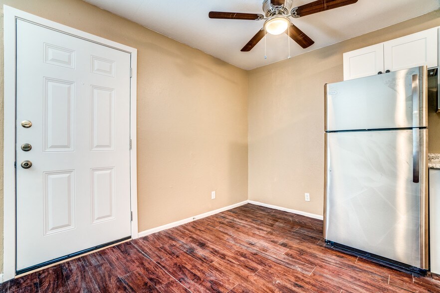 More Photos Of 216 Lucas St, San Antonio Apartments For Sale