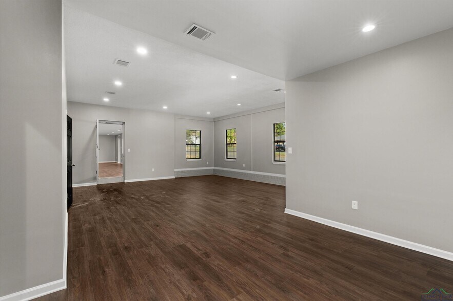 More Photos Of 1709 Bomar St, Marshall Office For Sale