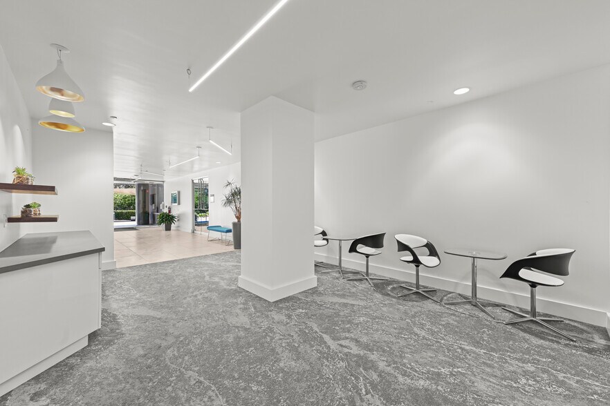 More Photos Of 9444 Balboa Ave, San Diego Office For Lease