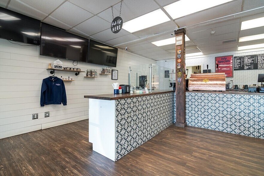 More Photos Of 7440-7456 Post Rd, North Kingstown Storefront Retail Office For Sale