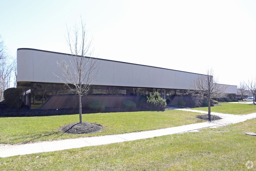 More Photos Of 405 N French Rd, Amherst Light Distribution For Lease