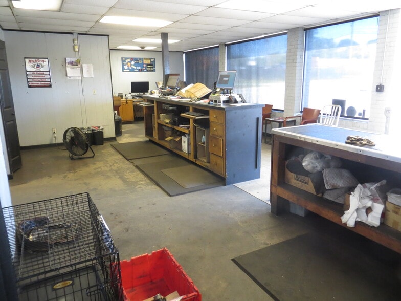 More Photos Of 1489 Cedar Lane Rd, Greenville Warehouse For Sale