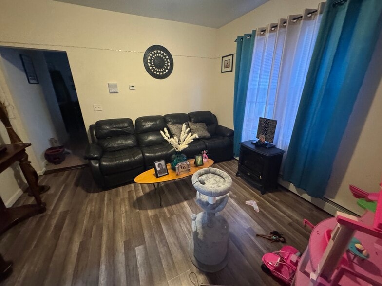 More Photos Of 204-206 Magnolia St, Hartford Apartments For Sale