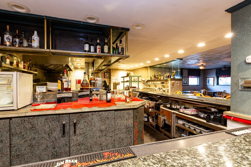 More Photos Of 150 Hegenberger Rd, Oakland Hotel For Sale