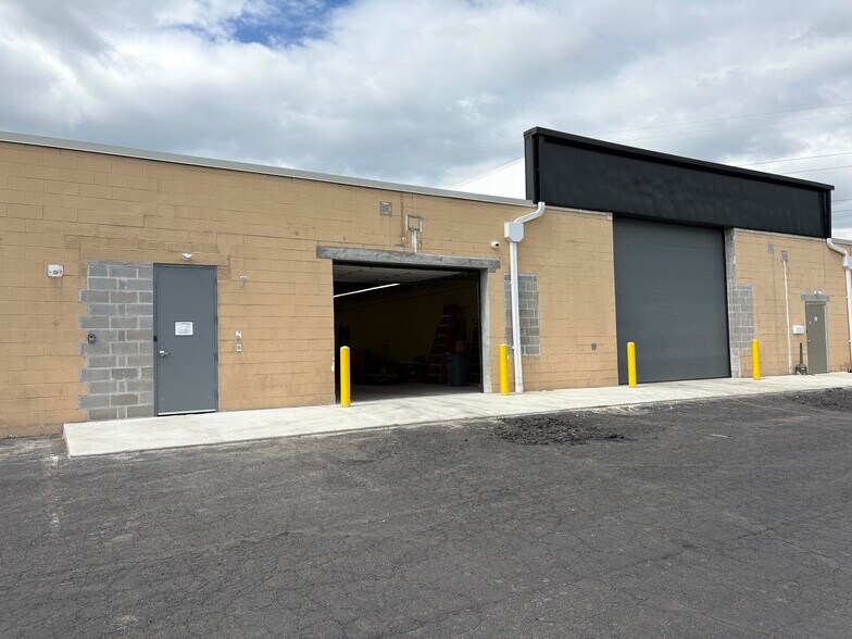 More Photos Of 104 Witmer Rd, Horsham Township Light Manufacturing For Lease