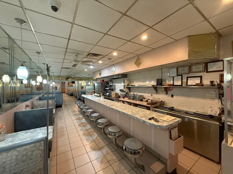 More Photos Of 6824 Torresdale Ave, Philadelphia Restaurant For Lease