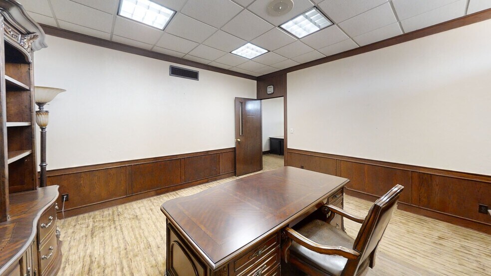 More Photos Of 8701 N Kelley Ave, Oklahoma City Office Residential For Sale