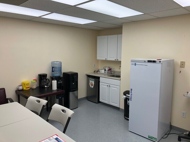More Photos Of 716 Broad St, Clifton Medical For Lease