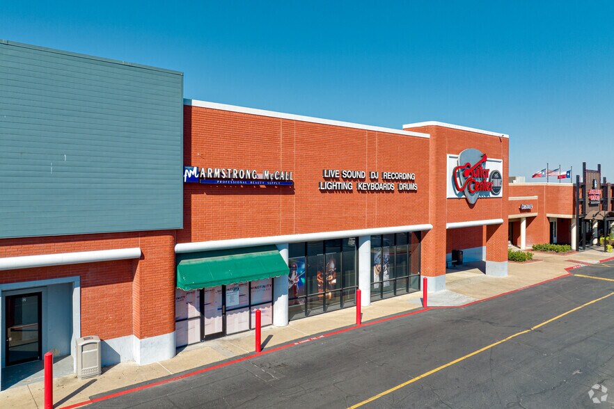 More Photos Of 2000 I-35 S, Round Rock Unknown For Lease