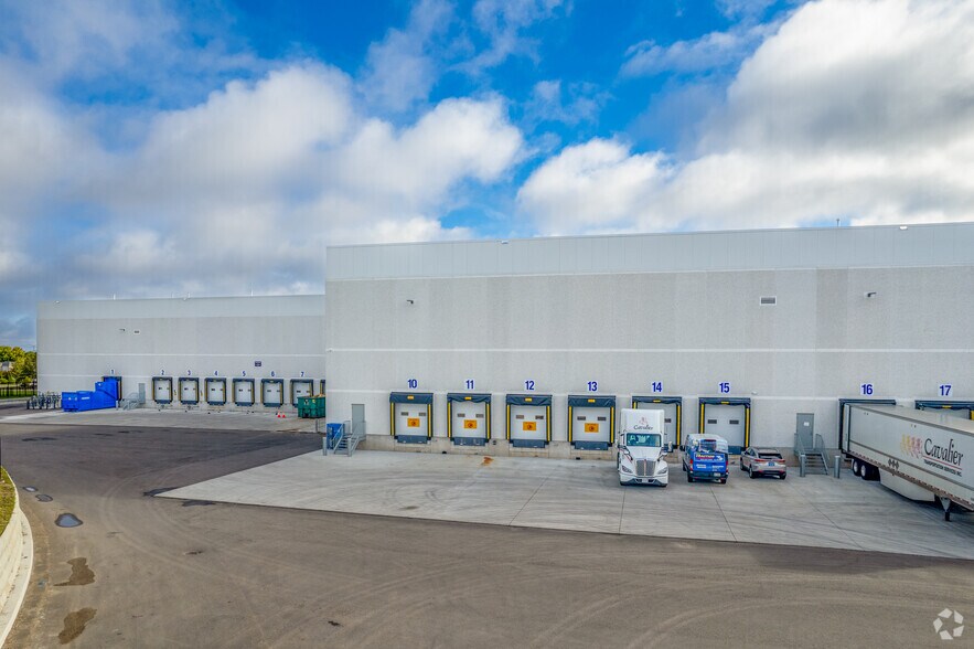 More Photos Of 1925 Meadowvale Blvd, Mississauga Distribution For Lease