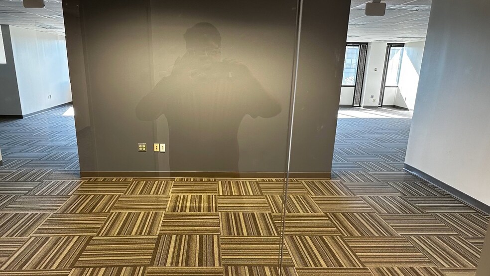 More Photos Of 750 Holiday Dr, Pittsburgh Office Residential For Lease