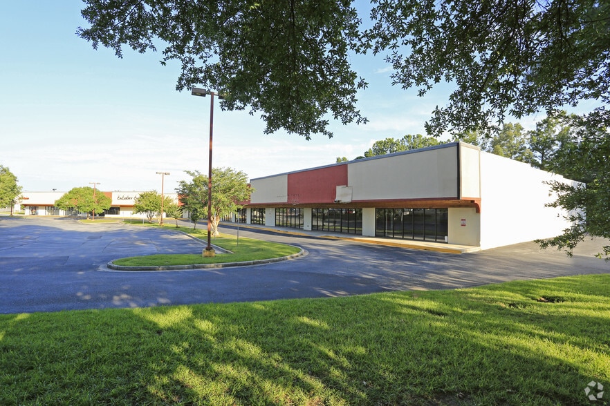 More Photos Of 975 Bacons Bridge Rd, Summerville Freestanding For Lease