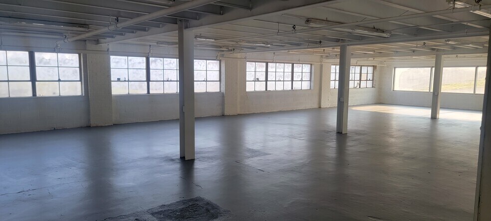 More Photos Of 585 11th St NW, Hickory Manufacturing For Lease