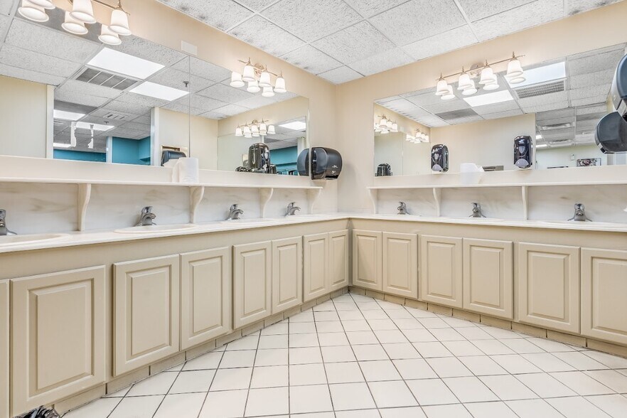 More Photos Of 88 Route 173 W, Hampton Lodge Meeting Hall For Sale