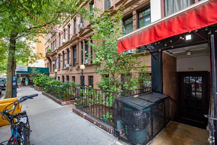 More Photos Of 103 W 70th St, New York Apartments For Lease