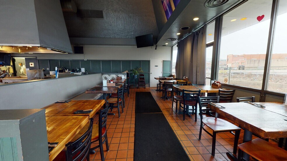 More Photos Of 6290 Broad St, Pittsburgh General Retail For Sale