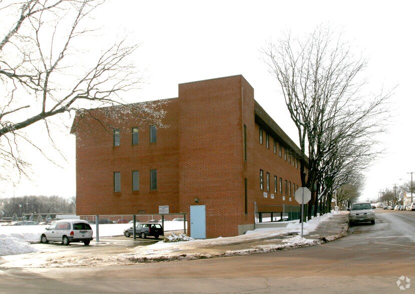 More Photos Of 171 Market Sq, Newington Office For Lease