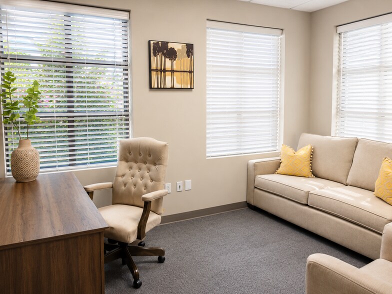 More Photos Of 9723 Northcross Center Ct, Huntersville Office For Lease
