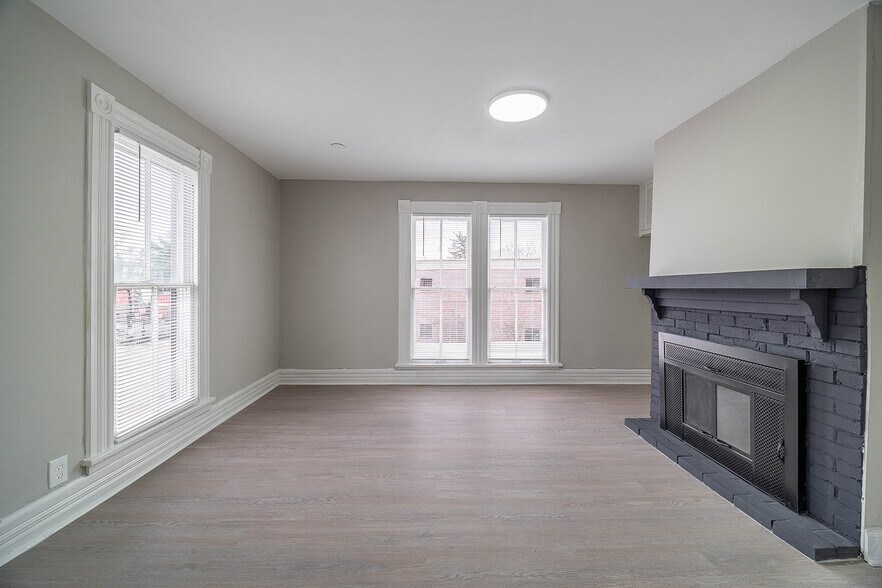 More Photos Of 16-20 W Park St, Westerville Apartments For Sale