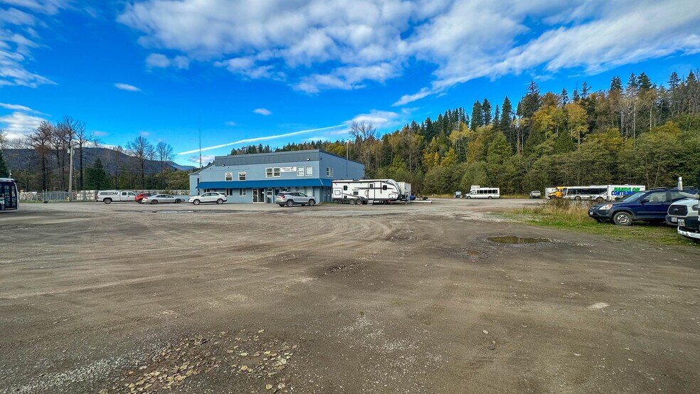 More Photos Of 5130 Park Av, Terrace Industrial For Lease