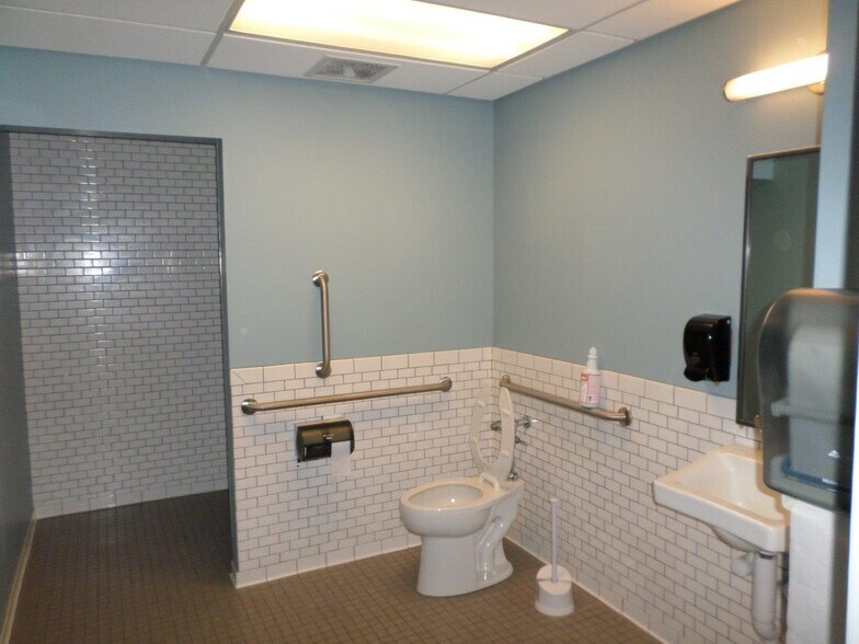 More Photos Of 1401 N Keyser Ave, Scranton Office For Sale