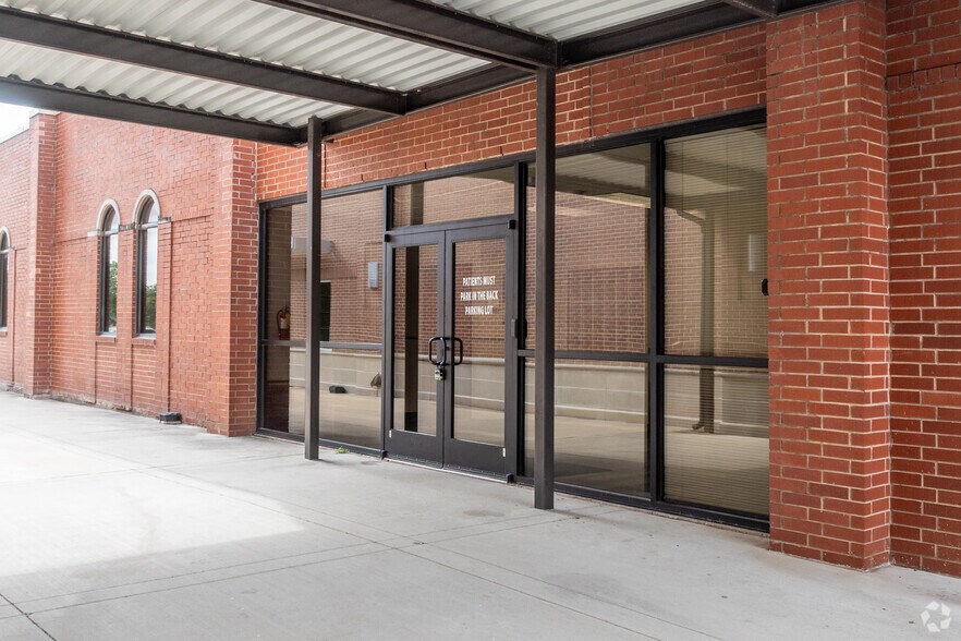 More Photos Of 6705 Heritage Pkwy, Rockwall Medical For Lease